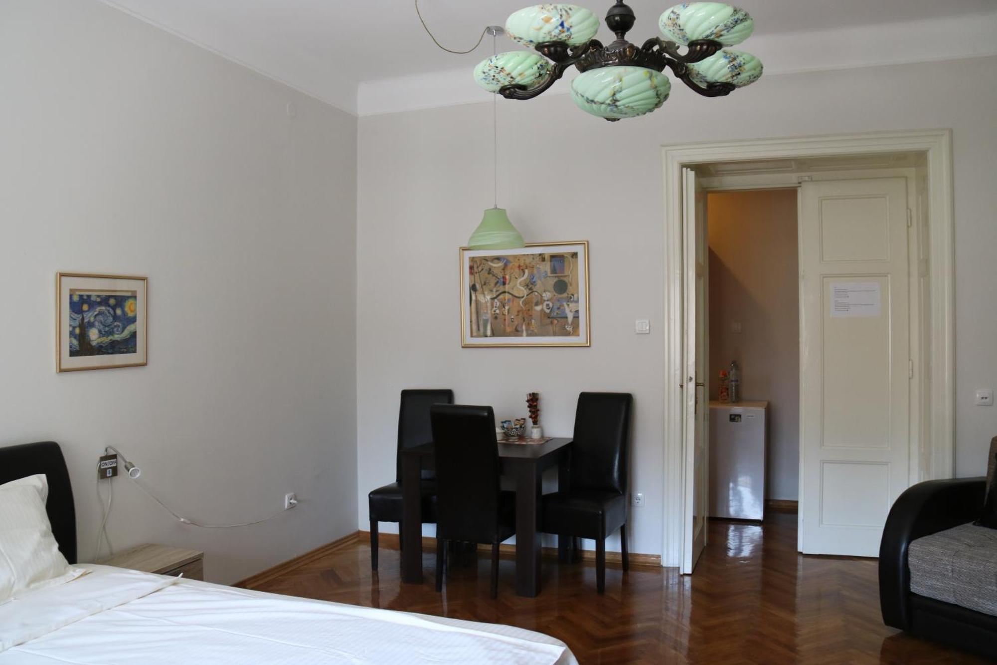 Apartment Centrum Нови Сад Стая снимка